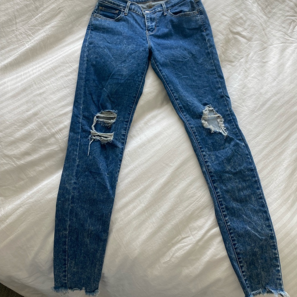 stretchy Levi’s skinny jeans.